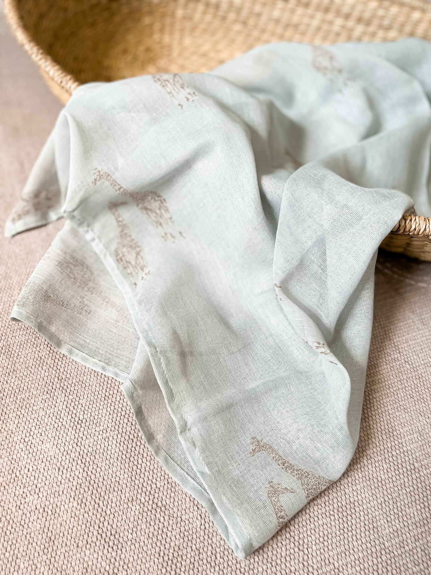Summer Swaddle - Gentle Giraffe Blue Swaddle Janemade