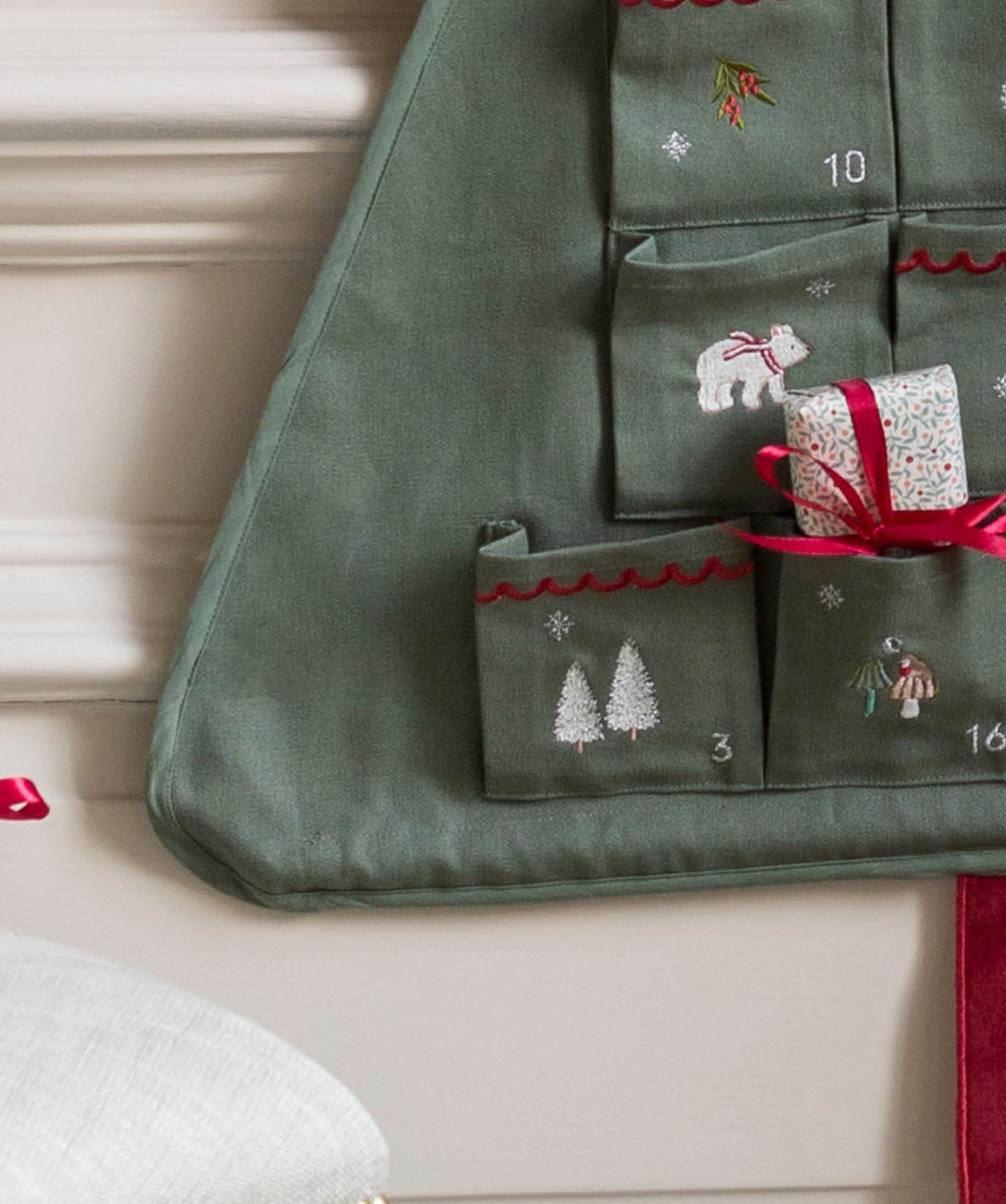 Avery Row | Fabric Christmas Tree Advent Calendar Christmas Avery Row Wholesale 