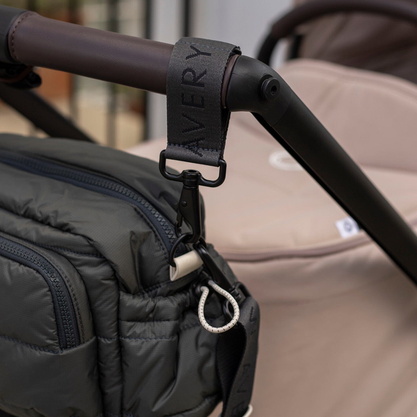 Avery Row | Logo Pram Bag Clips | Soft Black Changing Bags & Travel Changing Mats Avery Row Wholesale 
