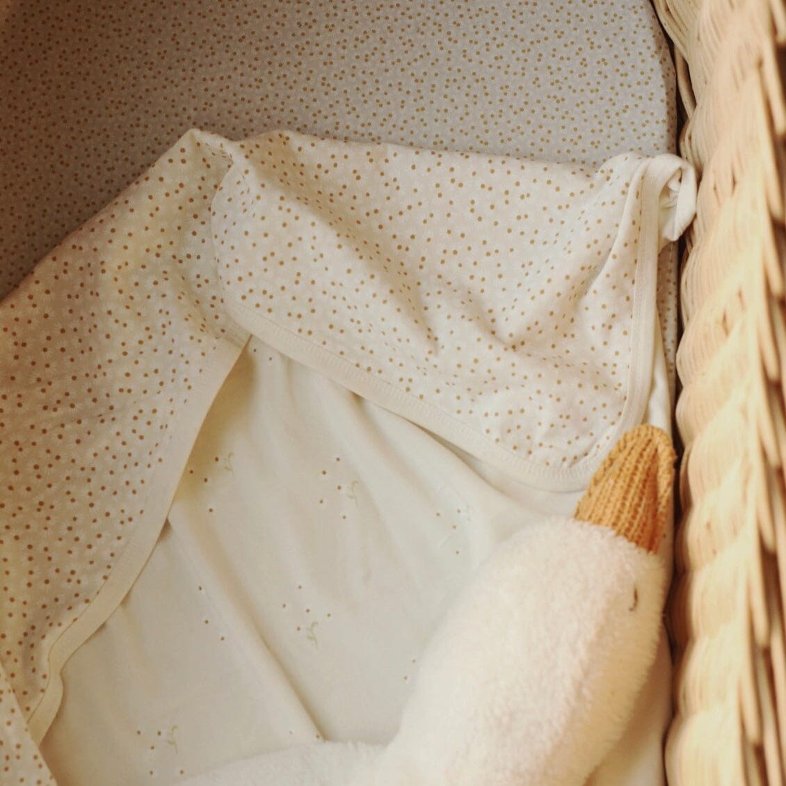 Printed Reversible Blanket - Wild Chamomile / Daisy Meadow Blankets Avery Row Wholesale 