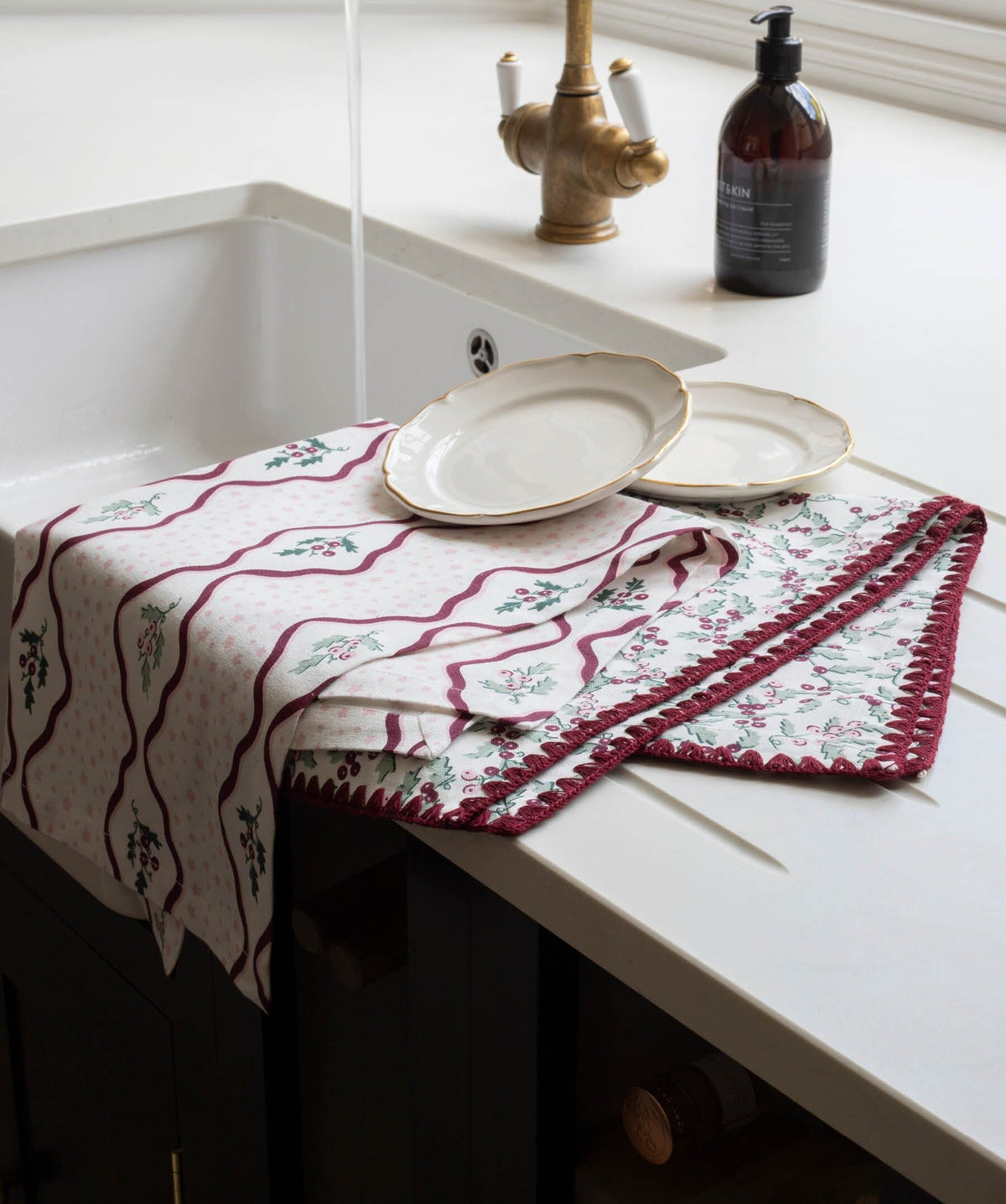 Tea Towels, Set of 2 - Berry Ribbons Christmas Avery Row Wholesale 